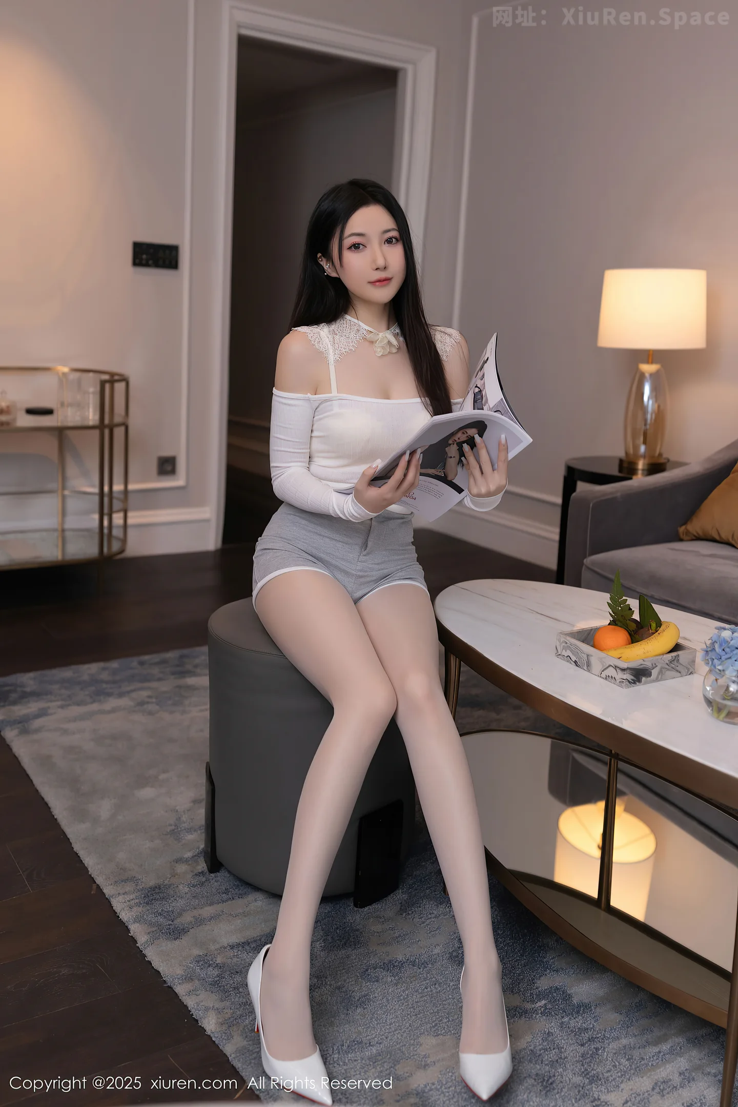 图片[4]-[XiuRen秀人网] VOL.10261 模特鱼子酱Fish性感白色短T露白色内衣配开档白丝秀美腿诱惑写真80P-秀人网官方网站